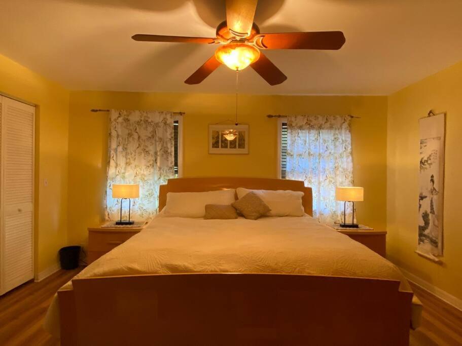 One Bed Near Beaches And Downtown